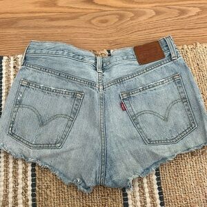 Levi’s Jean shorts / size 28